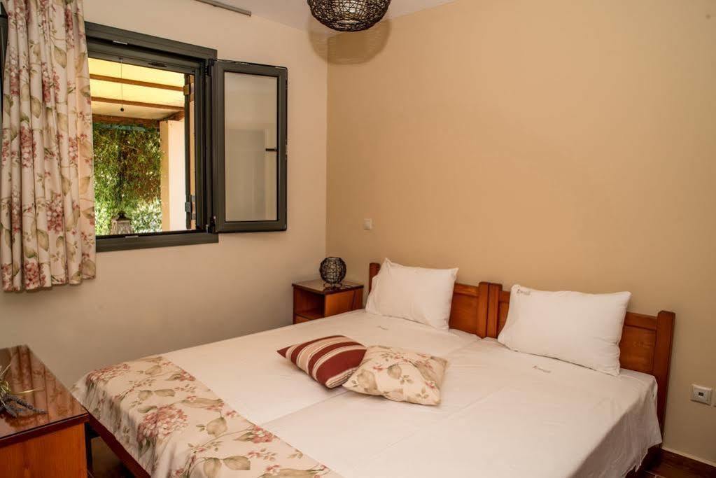 Korallis Villas Livathos  Buitenkant foto